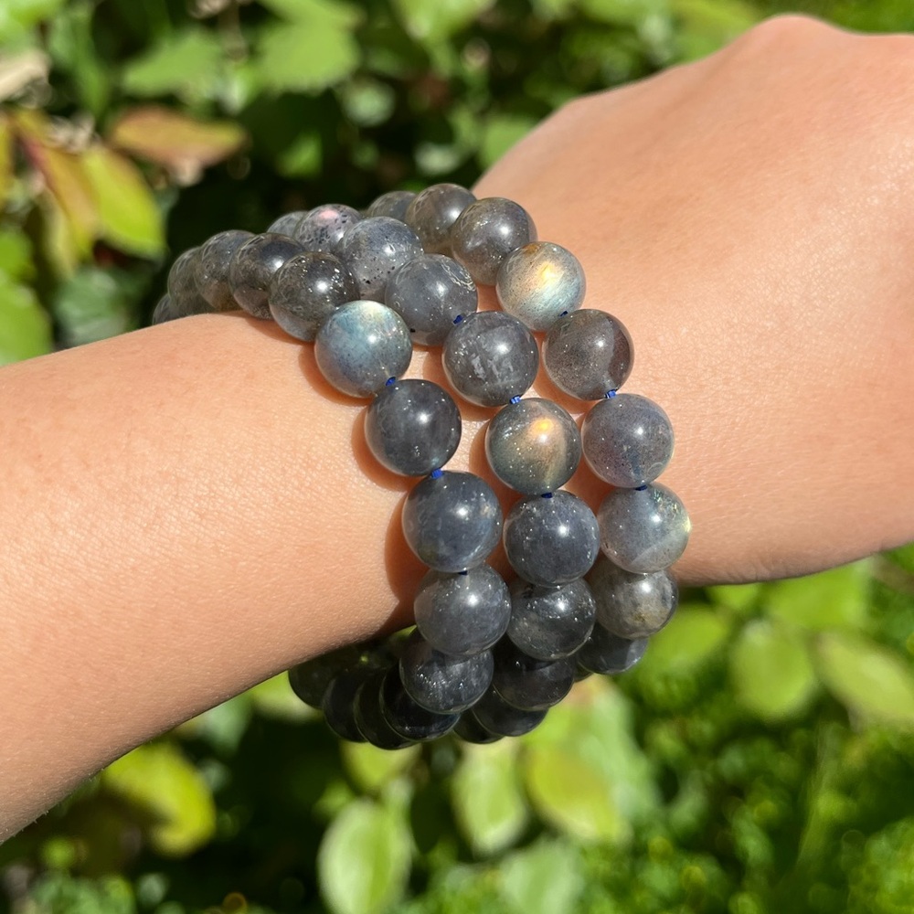 10mm stretchable dark flashy‎ labradorite bracelet
